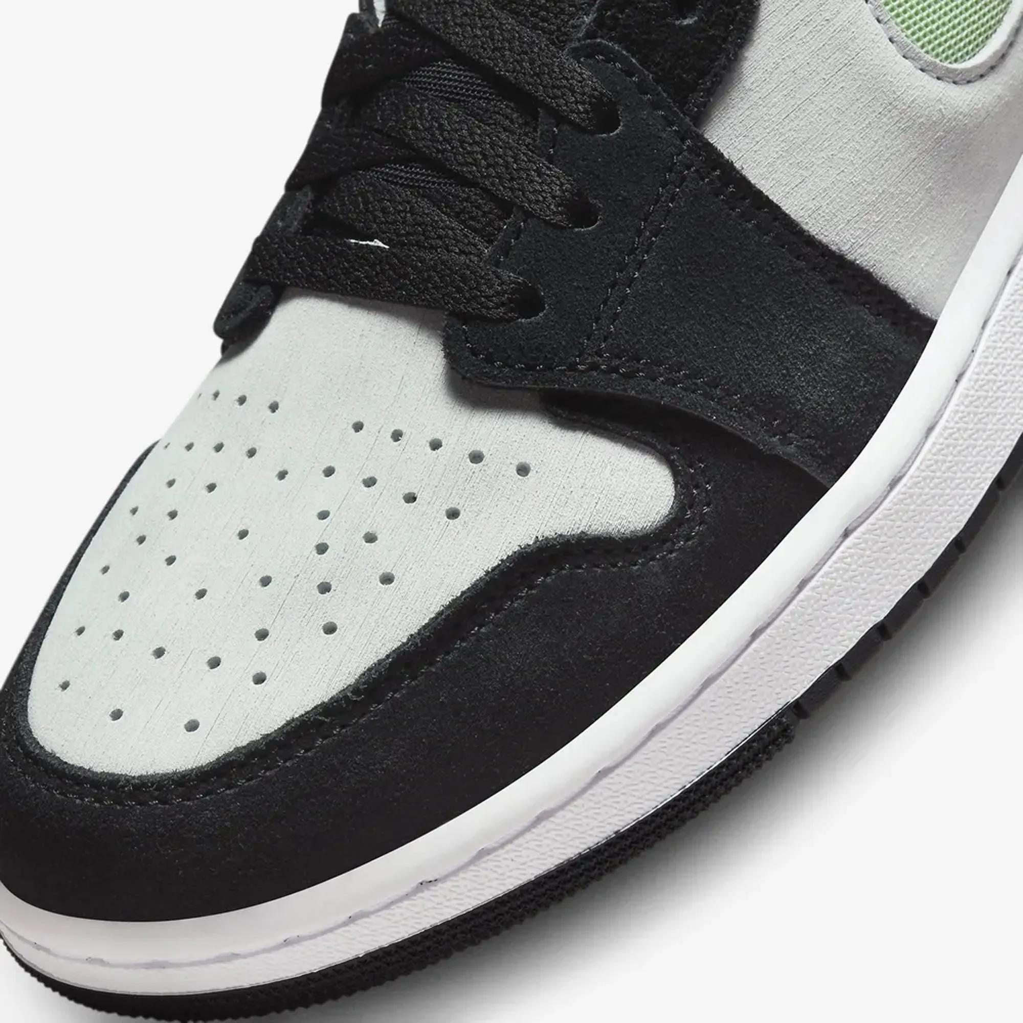 AIR JORDAN 1 ZOOM CMFT 2 'WHITE/BLACK/HONEYDEW/GREEN'