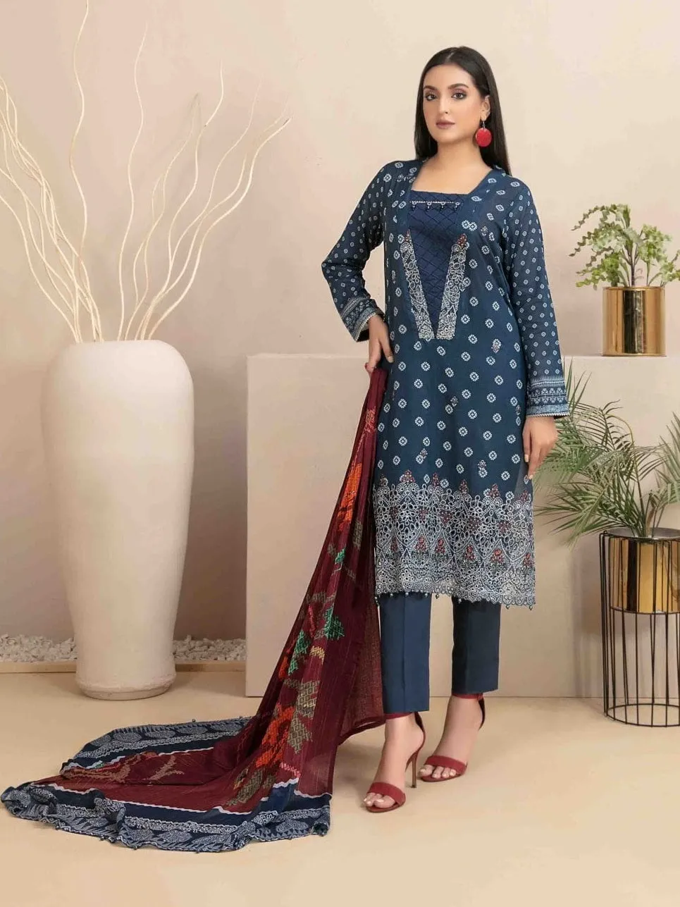 Avanti by Tawakkal Fabrics Unstitched Embroidered Lawn 3Pc Suit D-9314