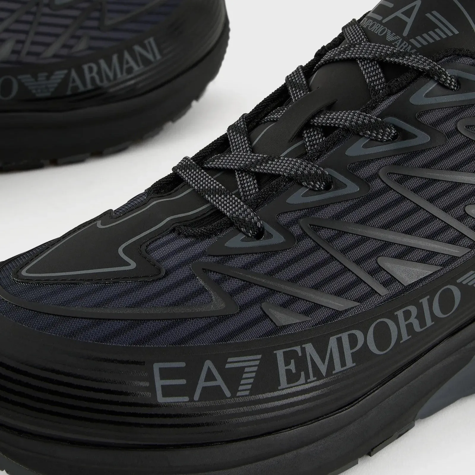 EA7 Crusher Distance Trail Sneakers