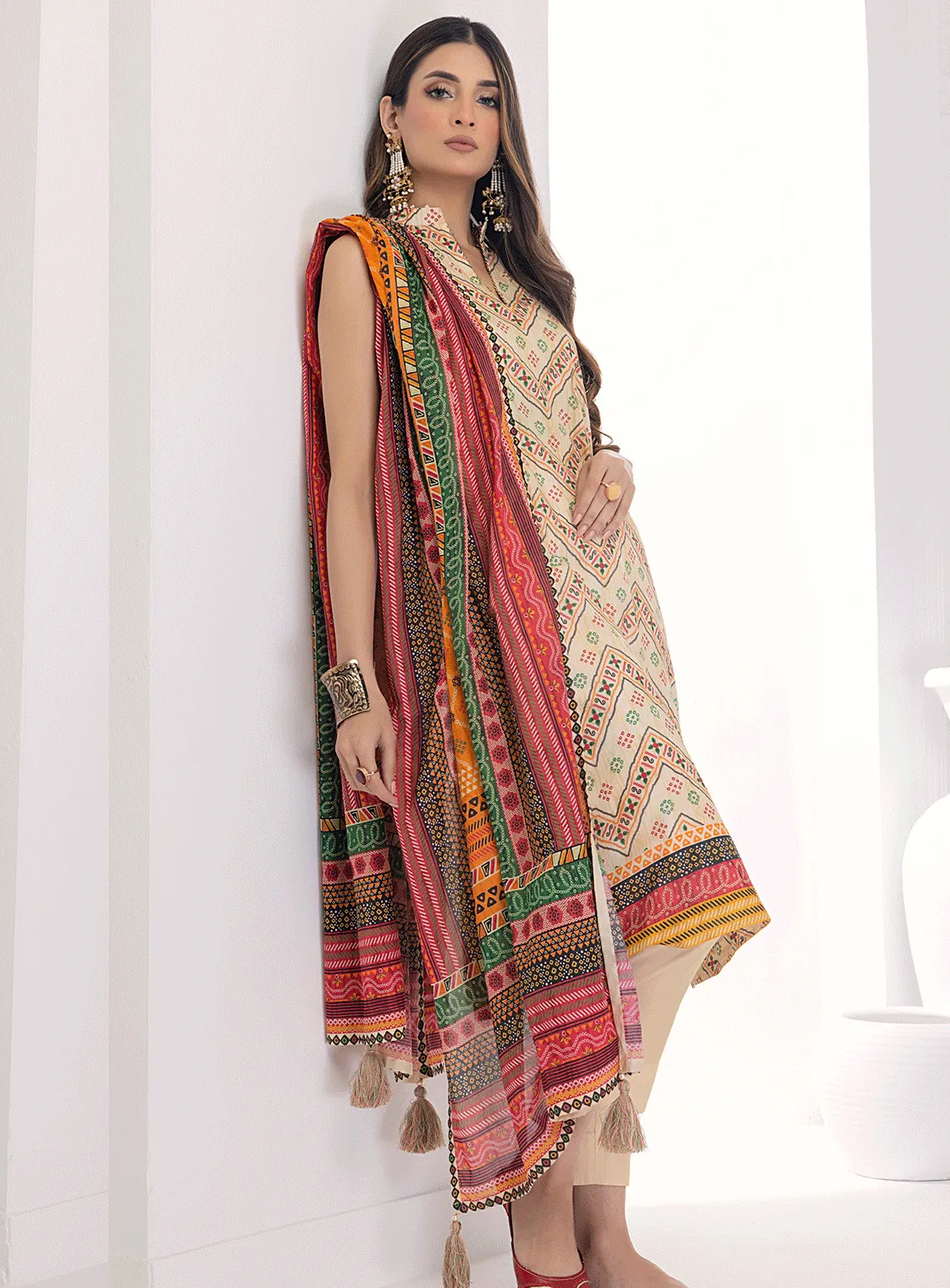 Lakhany By LSM Printed Lawn Stitched 3 Piece Suit - LG-AM-0045