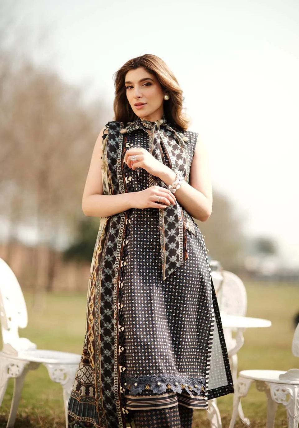 Luxe by Zarqash Embroidered Luxury Lawn Unstitched 3Pc Suit ZQ-02