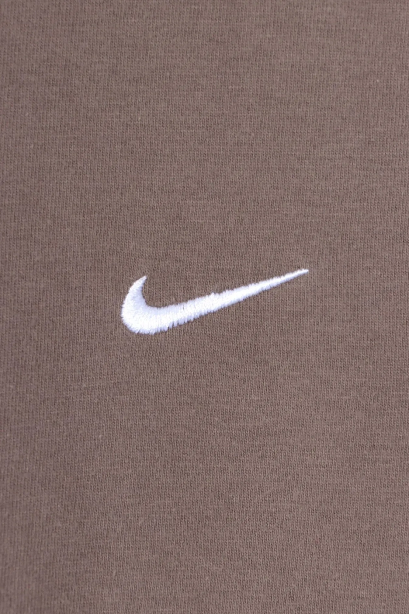 NIKE Embroidered Swoosh Logo Grey Brown T-Shirt (L)