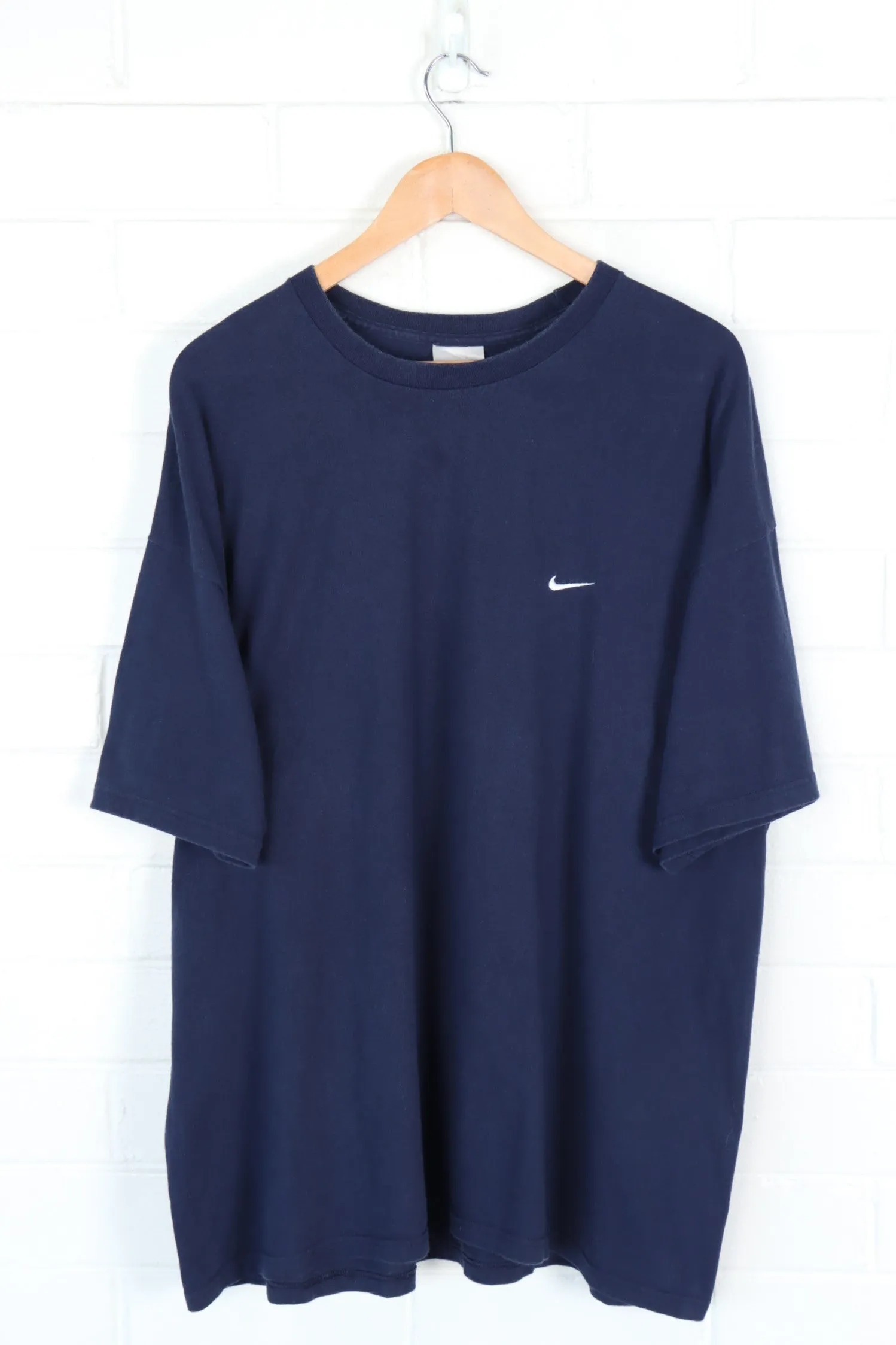 NIKE Embroidered Swoosh Navy & White Tee (XXL)