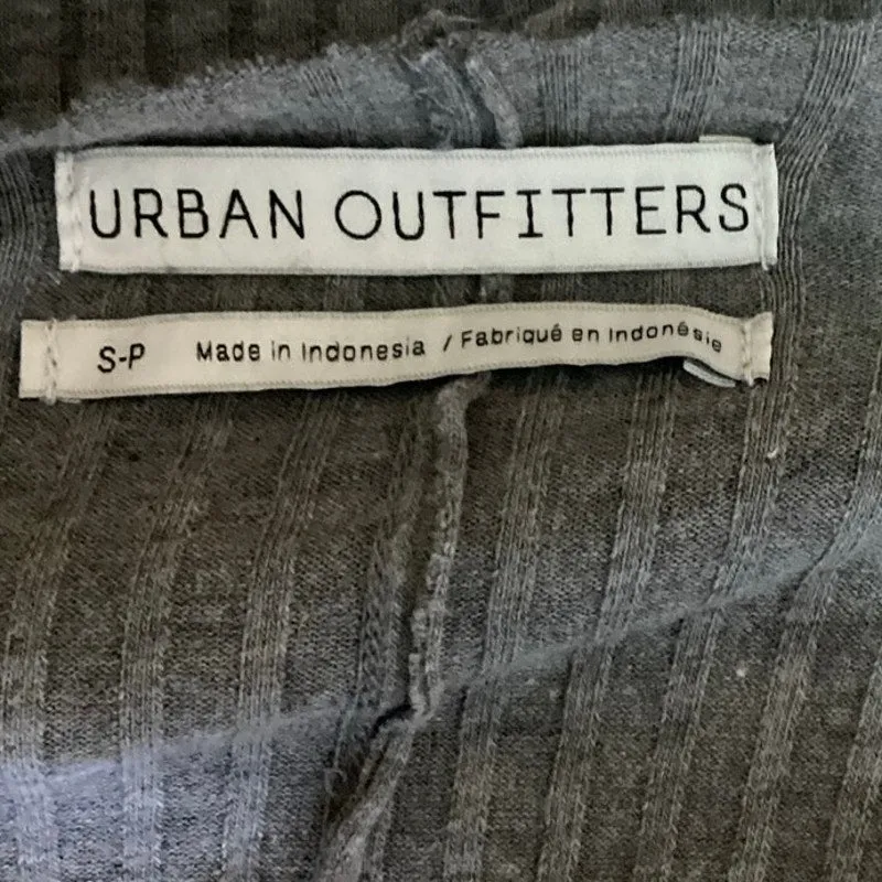 Urban Outfitters Gray Ribbed Knit Split Neck Long Sleeve Batwing Crop Sweater S